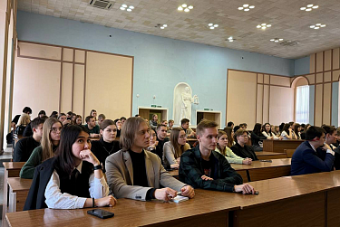 Политические дебаты с будущими юристами